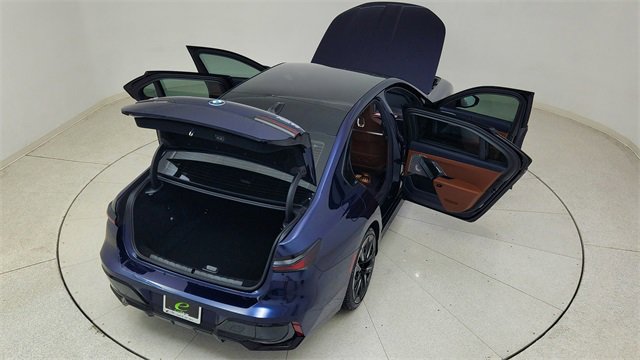 Used 2023 BMW i7 xDrive60 image 87