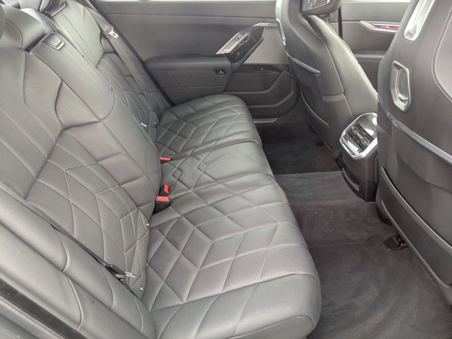 Used 2025 BMW i7 eDrive50 w/ Premium Package image 20