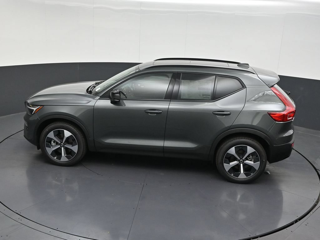 New 2026 Volvo XC40 B5 Plus w/ Climate Package AWD/4WD image 15