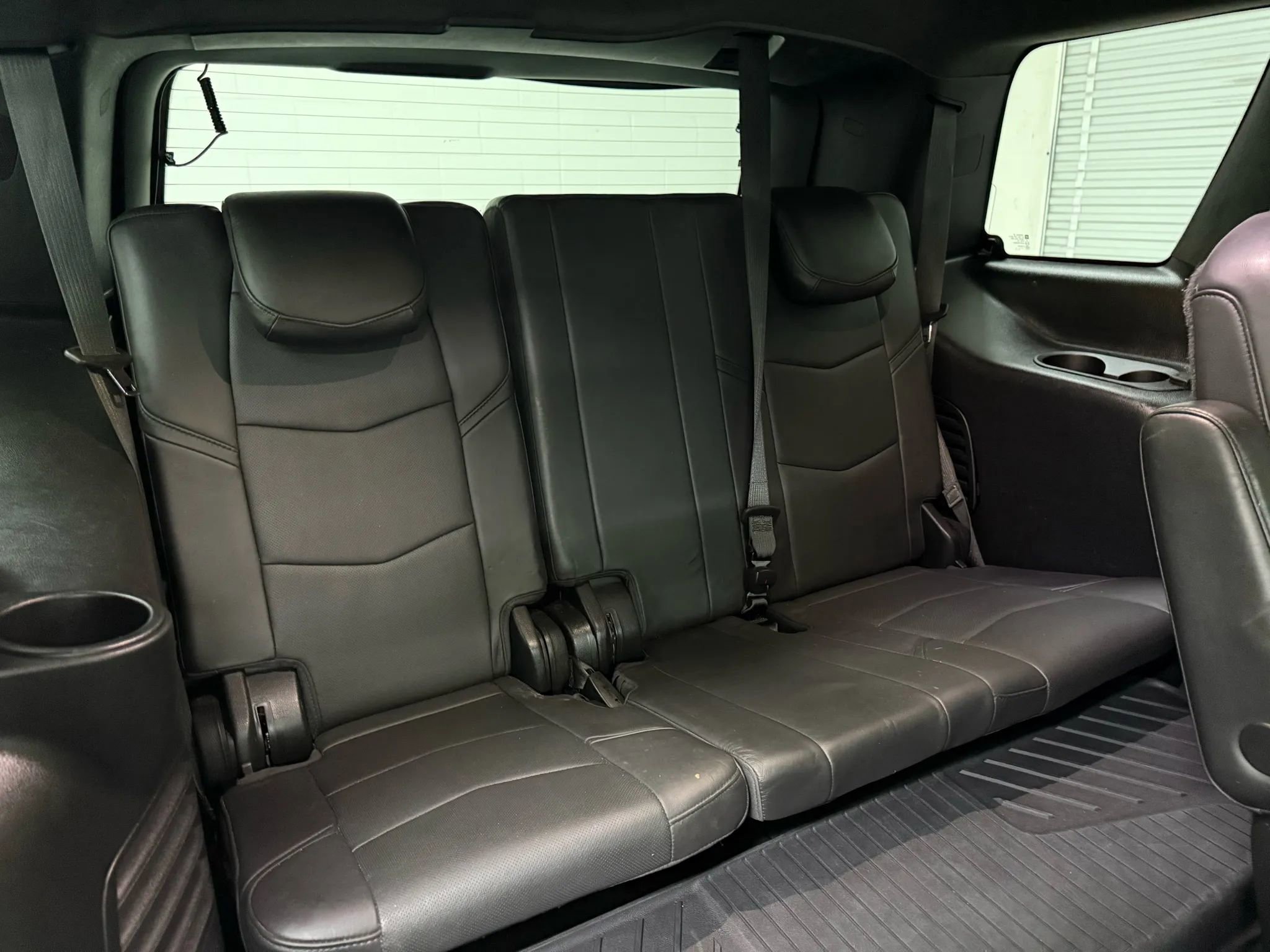Used 2019 Cadillac Escalade Platinum image 37
