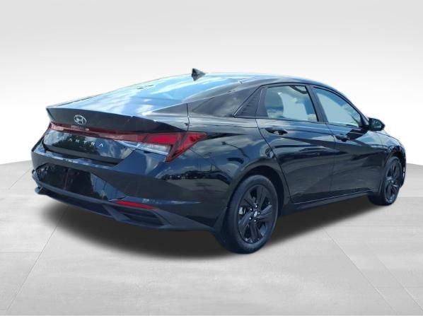 Used 2023 Hyundai Elantra SEL FWD image 7