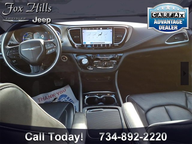Used 2021 Chrysler Pacifica Limited w/ Uconnect Theater Family Group image 14