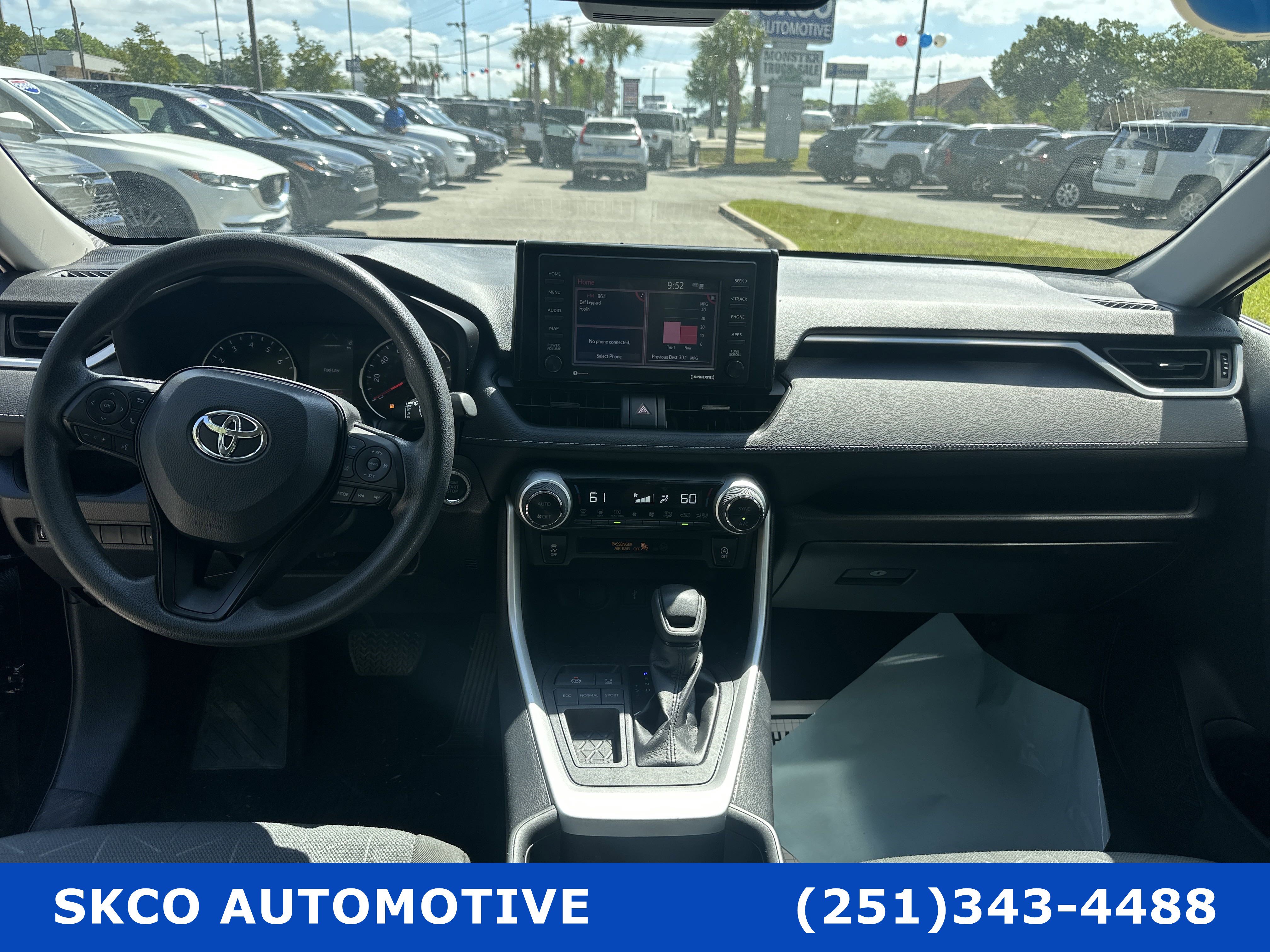 Used 2022 Toyota RAV4 XLE w/ Convenience Package FWD image 15