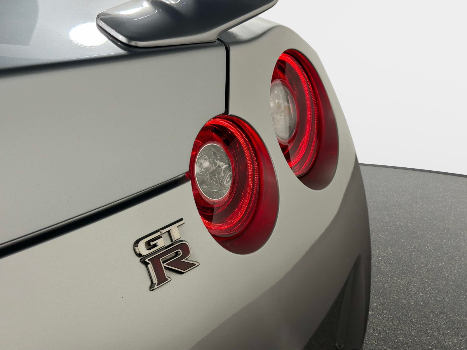 Used 2016 Nissan GT-R Premium AWD/4WD image 17