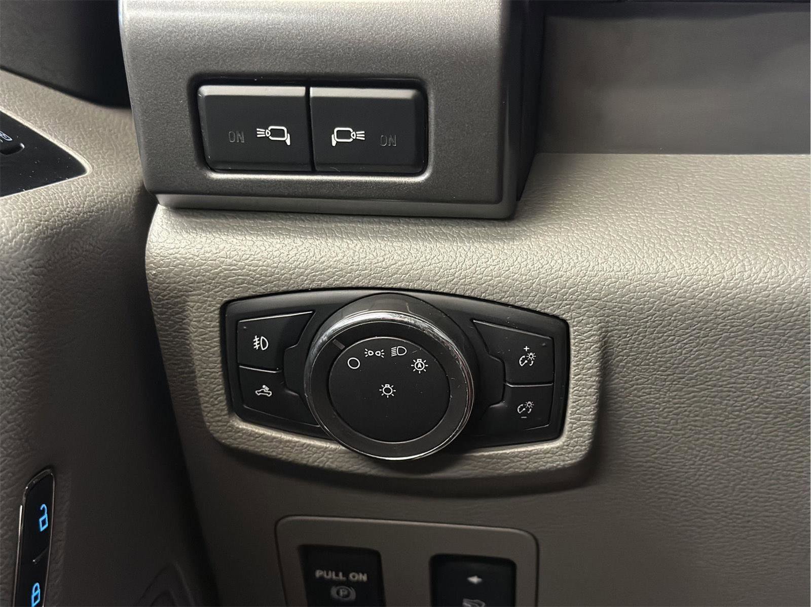 Used 2017 Ford F150 XLT w/ Equipment Group 302A Luxury image 38