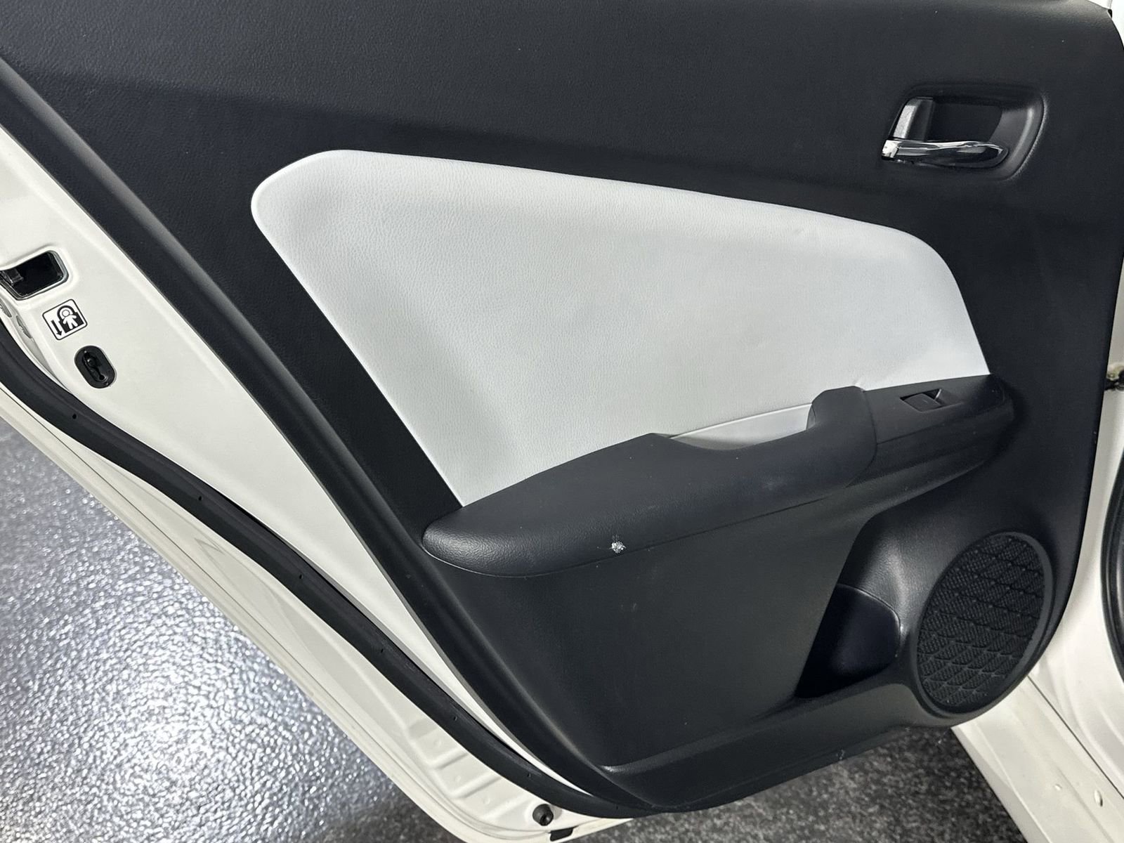 Used 2019 Toyota Prius Limited image 30