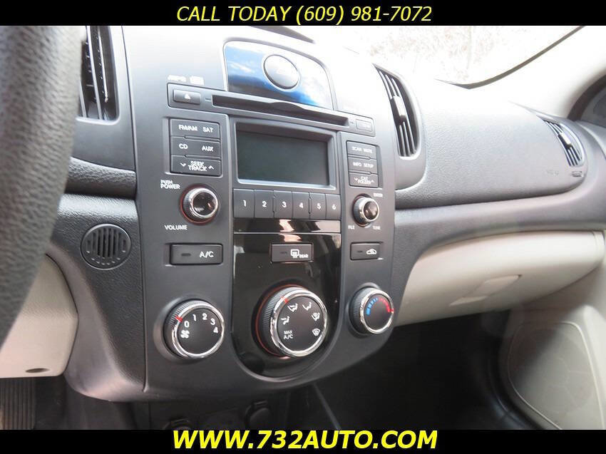 Used 2011 Kia Forte EX w/ Fuel Economy Pkg image 11