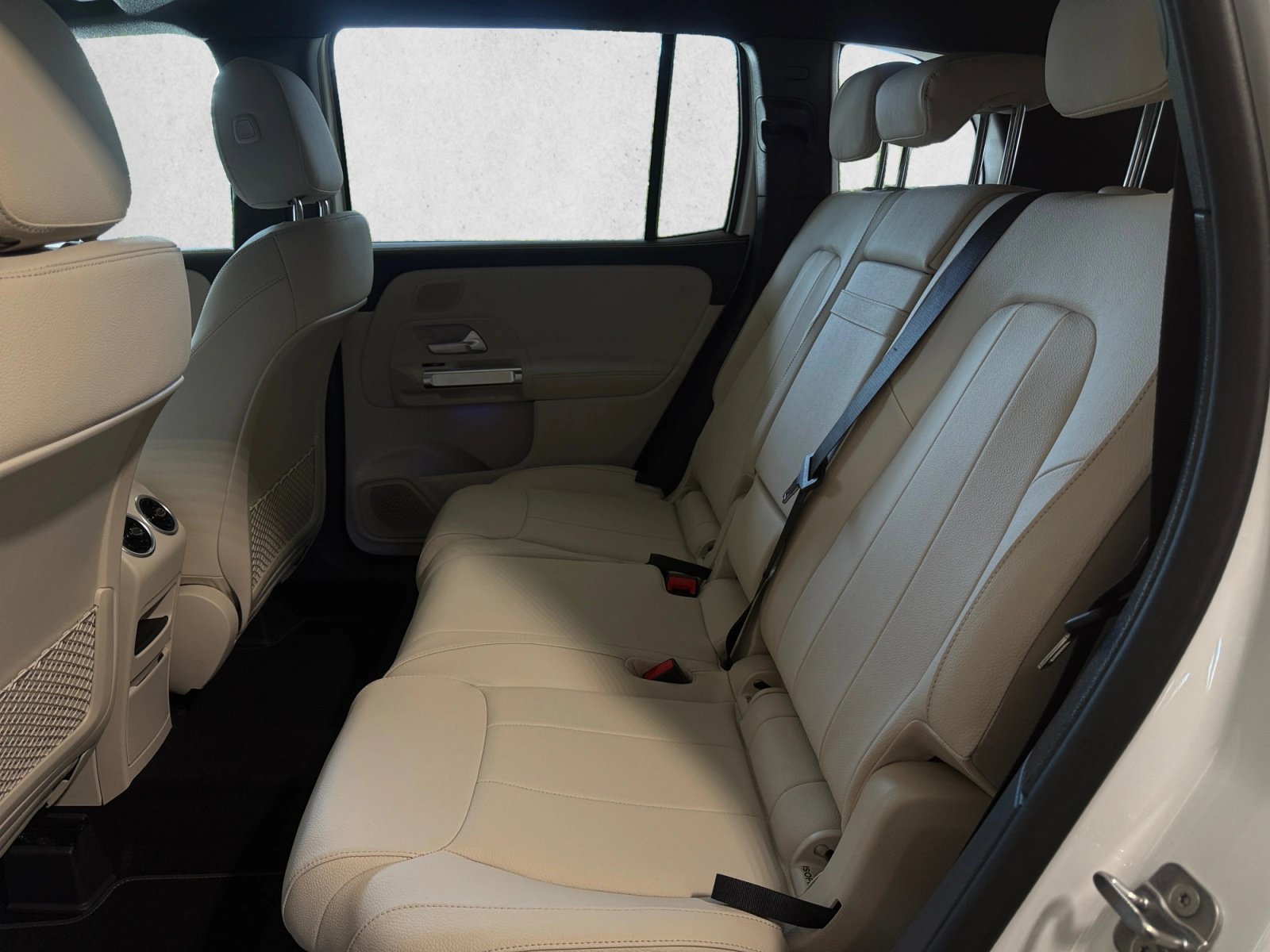 New 2026 Mercedes-Benz GLB 250 4MATIC image 17