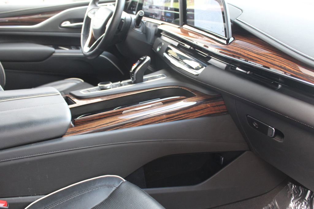 Used 2021 Cadillac Escalade ESV Premium Luxury w/ Driver Assist Tech Package AWD/4WD image 27