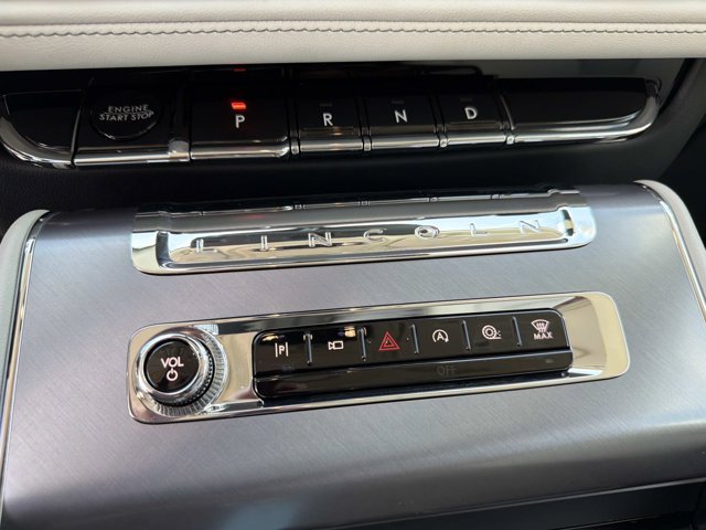 New 2026 Lincoln Aviator 2WD w/ Jet Appearance Package image 32