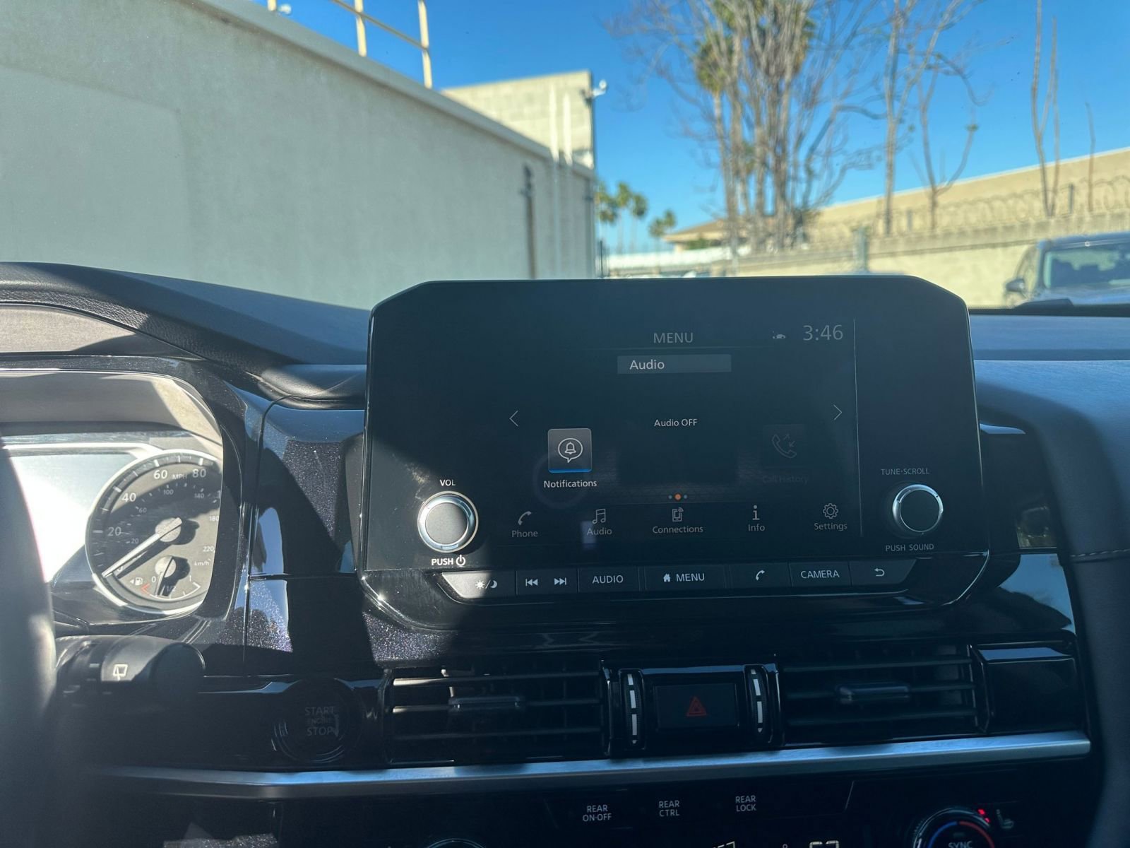 Used 2025 Nissan Pathfinder SV image 20