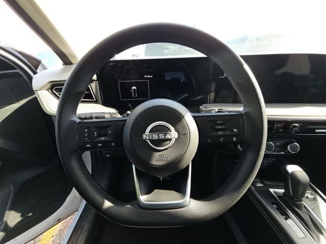 Used 2025 Nissan Kicks SV AWD/4WD image 11