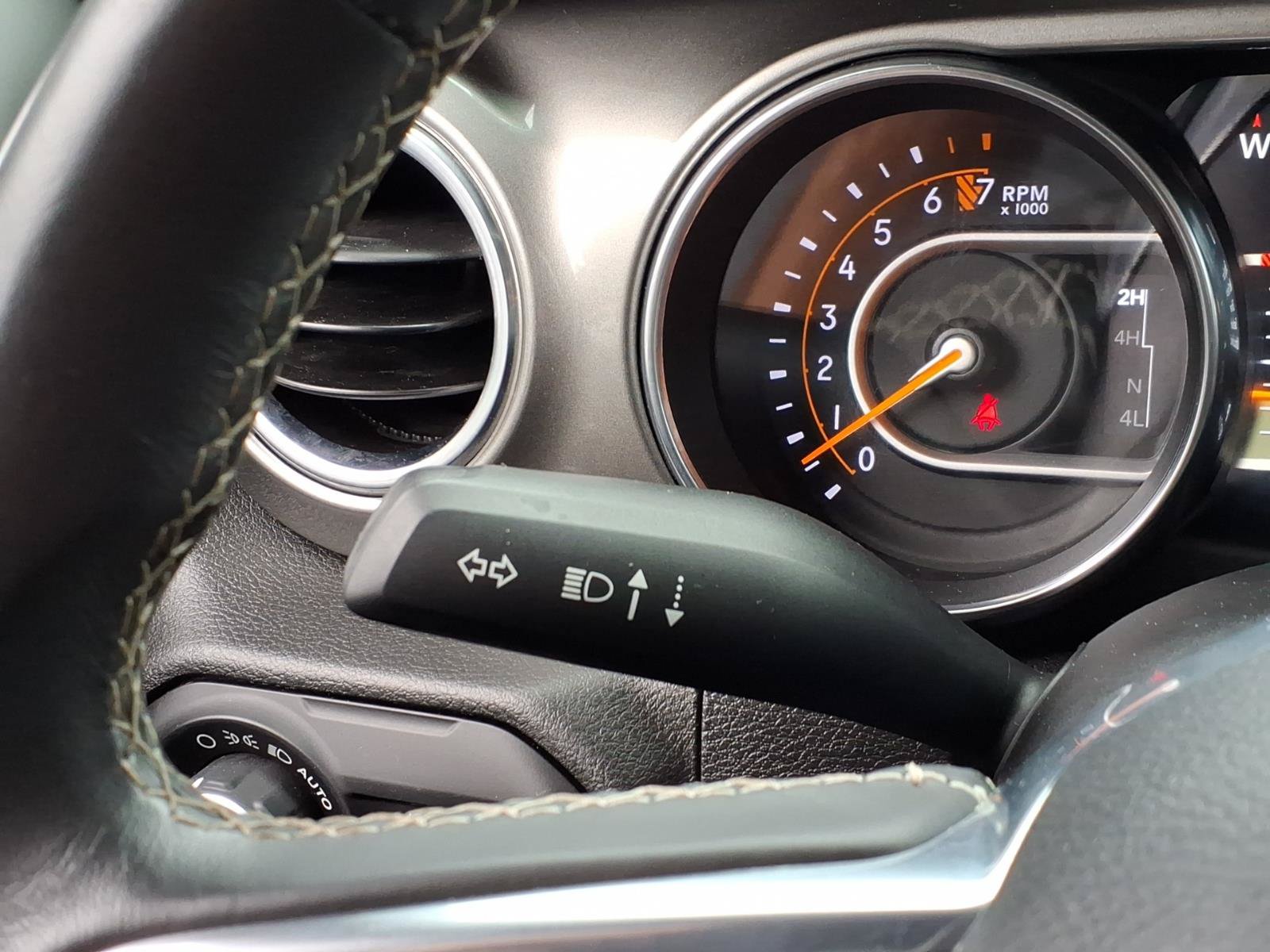 Used 2019 Jeep Wrangler Unlimited Sahara w/ Uconnect 4C Nav & Sound Group AWD/4WD image 26