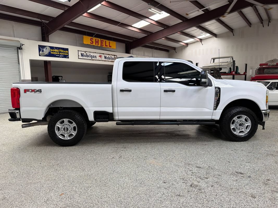 Used 2025 Ford F250 XLT w/ FX4 Off-Road Package AWD/4WD image 9