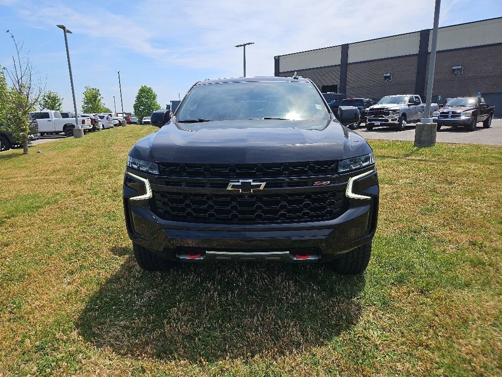 Used 2023 Chevrolet Tahoe Z71 w/ Luxury Package AWD/4WD image 2
