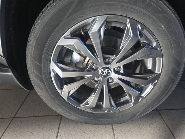 Used 2024 Toyota RAV4 XLE Premium image 10