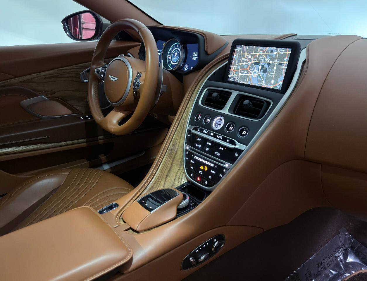 Used 2018 Aston Martin DB11 V12 RWD image 28