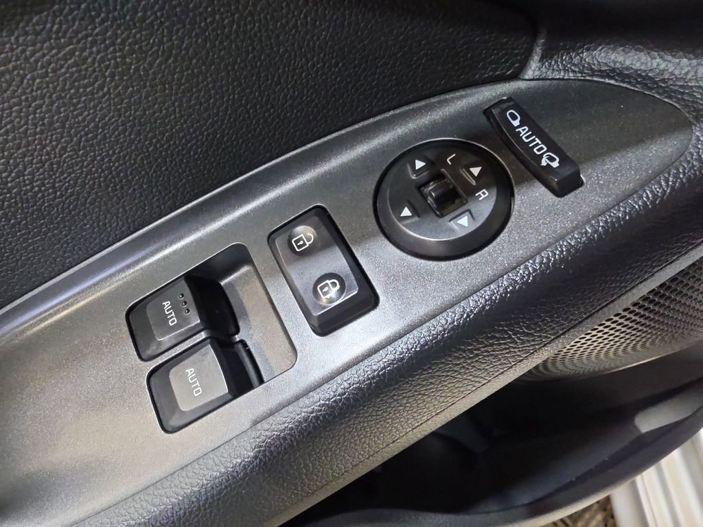Used 2014 Kia Forte Koup SX FWD image 15
