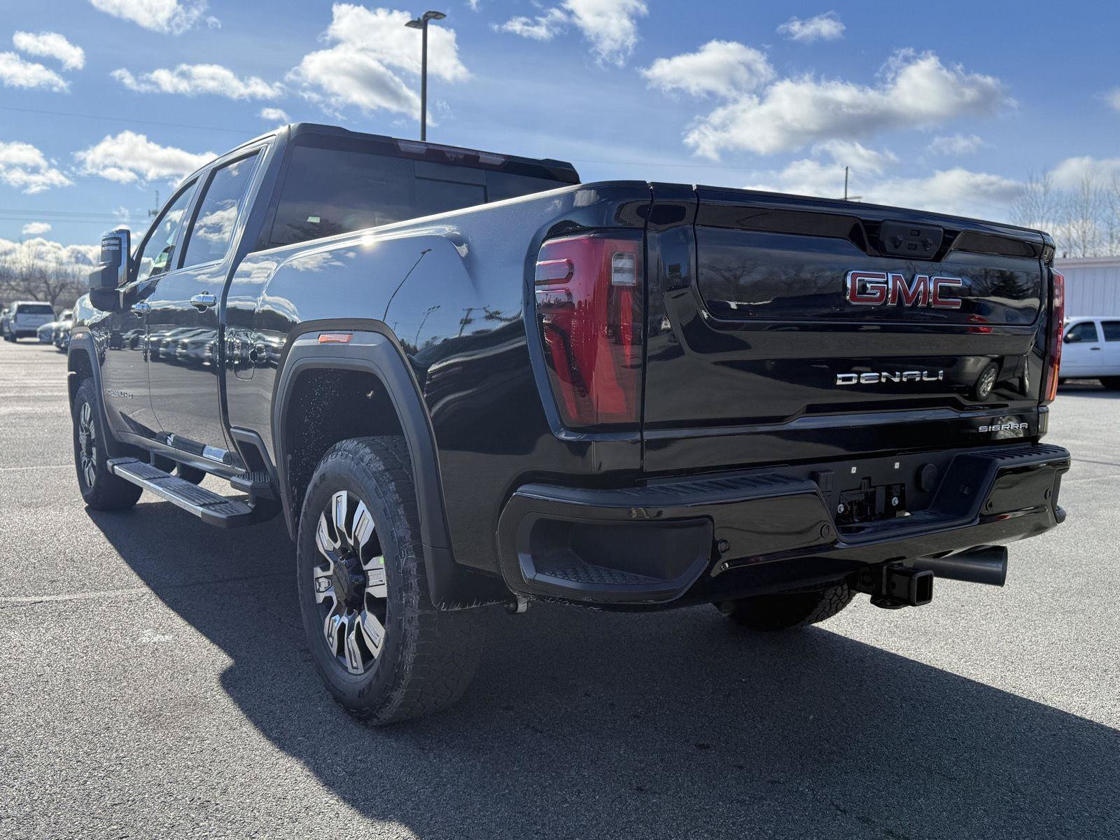 New 2026 GMC Sierra 2500 Denali w/ Denali Reserve Package AWD/4WD image 7