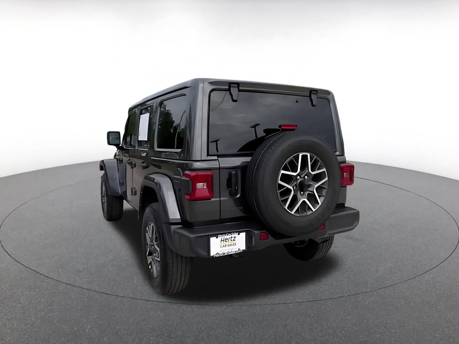 Used 2025 Jeep Wrangler Unlimited Sahara AWD/4WD image 14