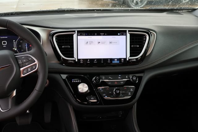 New 2026 Chrysler Pacifica Pinnacle FWD image 15