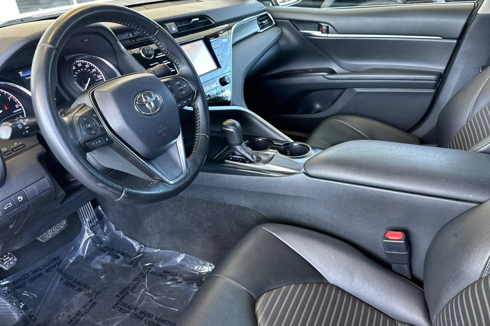 Used 2018 Toyota Camry SE FWD image 9