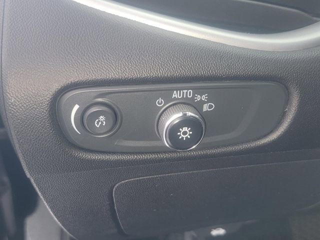 Used 2023 Chevrolet Malibu LT FWD image 29