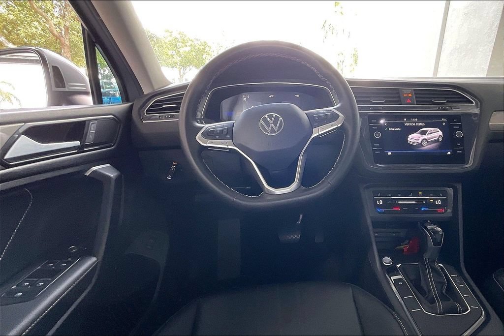 Used 2024 Volkswagen Tiguan SE FWD image 5