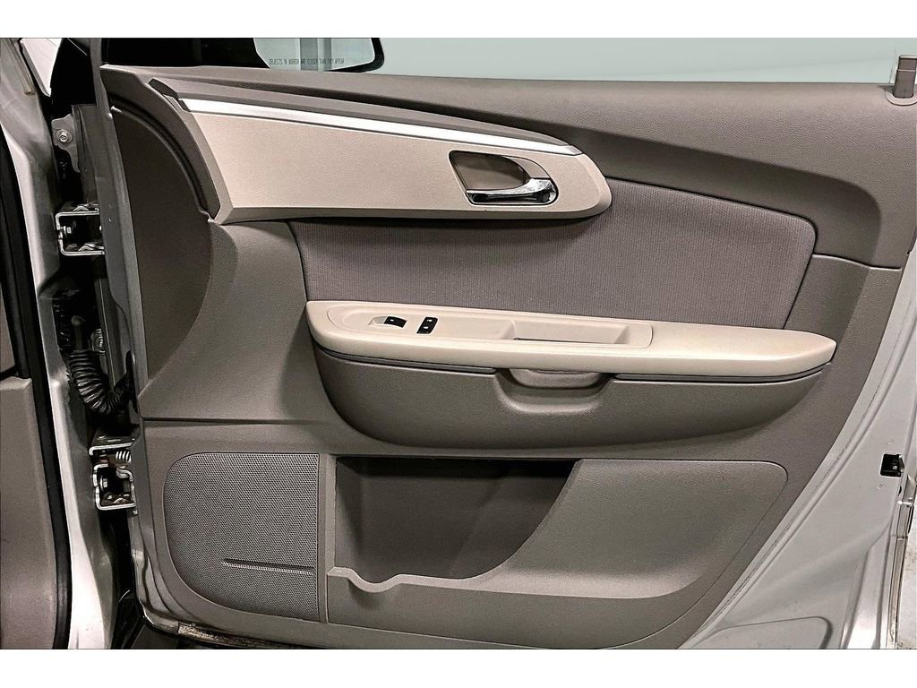 Used 2012 Chevrolet Traverse LS image 23