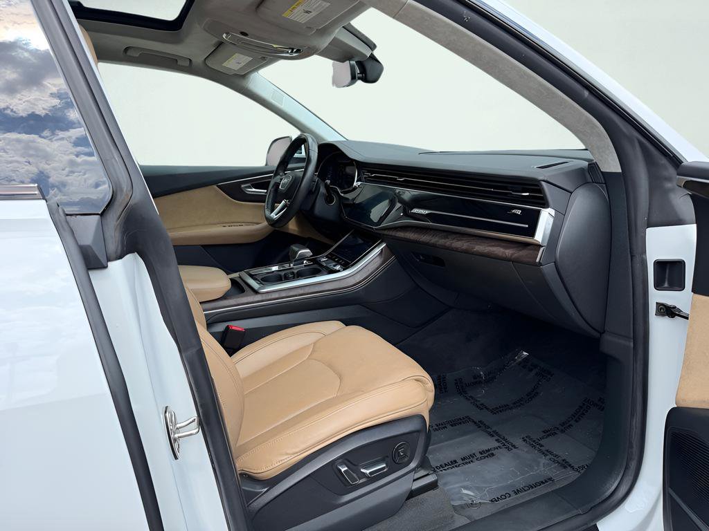 Used 2019 Audi Q8 Prestige w/ Luxury Package image 35