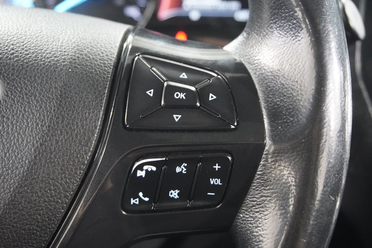 Used 2017 Ford Explorer XLT w/ Equipment Group 202A FWD image 18