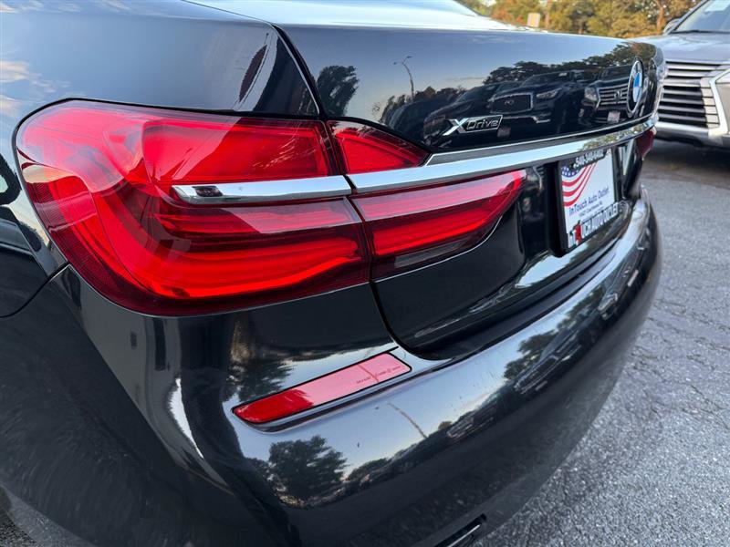 Used 2018 BMW 750i xDrive AWD/4WD image 9