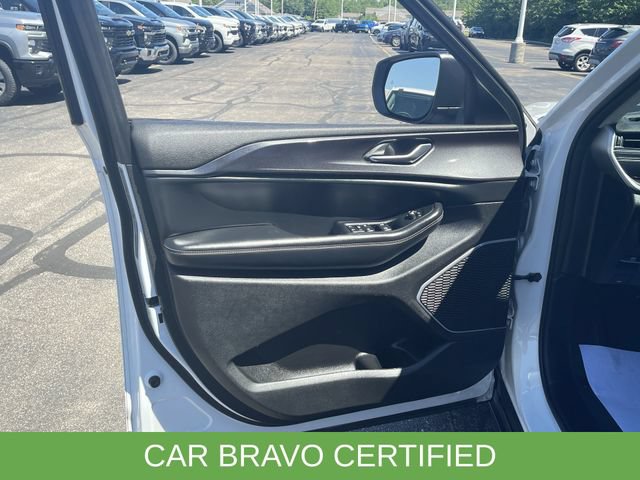 Used 2022 Jeep Grand Cherokee Laredo w/ Luxury Tech Group I AWD/4WD image 22