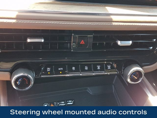 Used 2025 Chevrolet Tahoe High Country AWD/4WD image 14