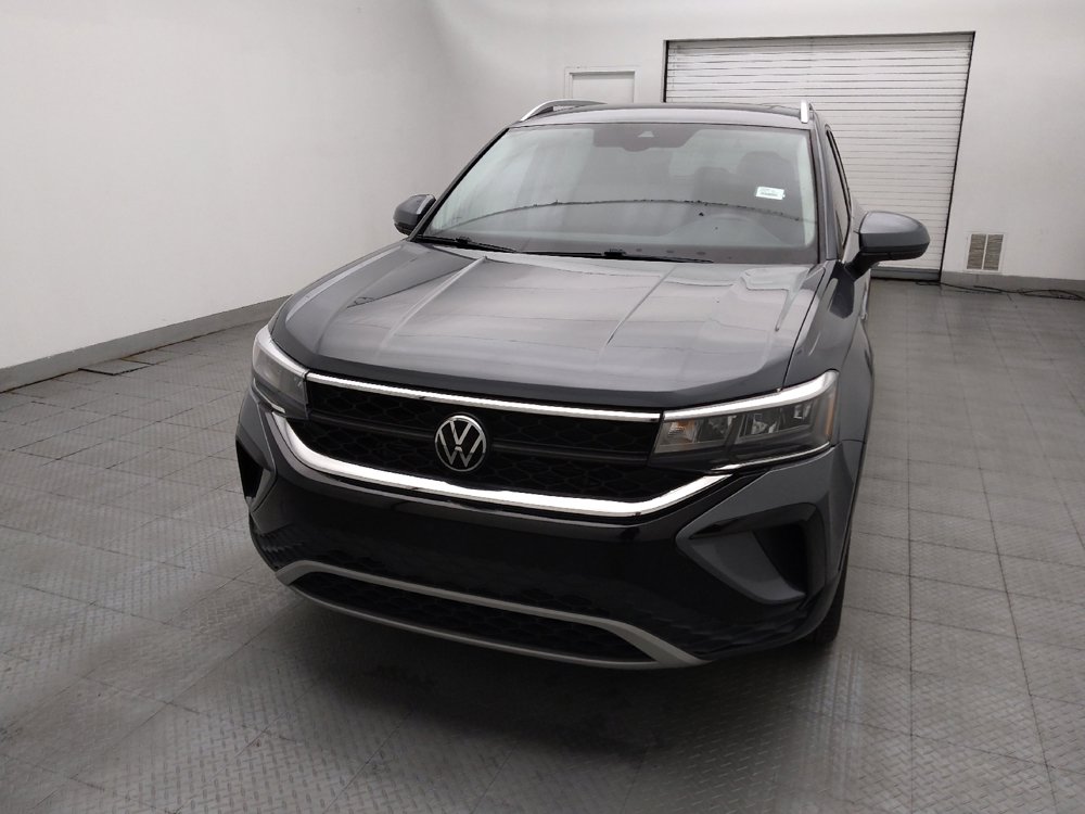 Used 2023 Volkswagen Taos SE w/ Panoramic Sunroof Package FWD image 15