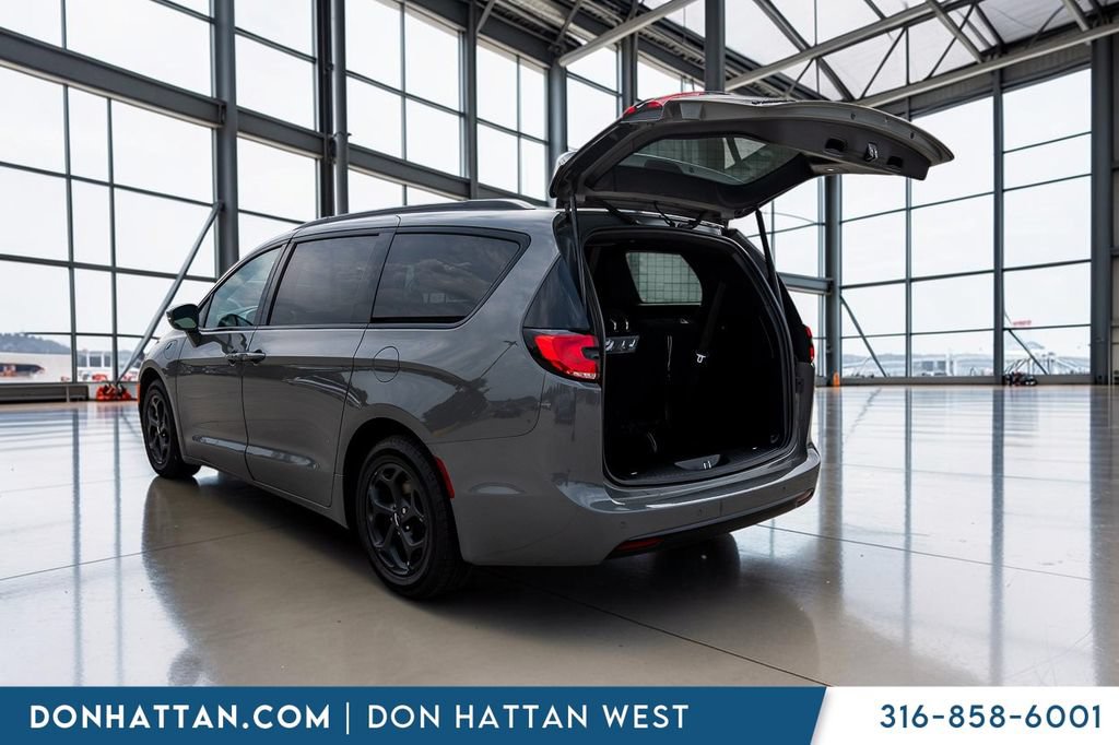 Used 2021 Chrysler Pacifica Touring w/ S Appearance Package FWD image 28
