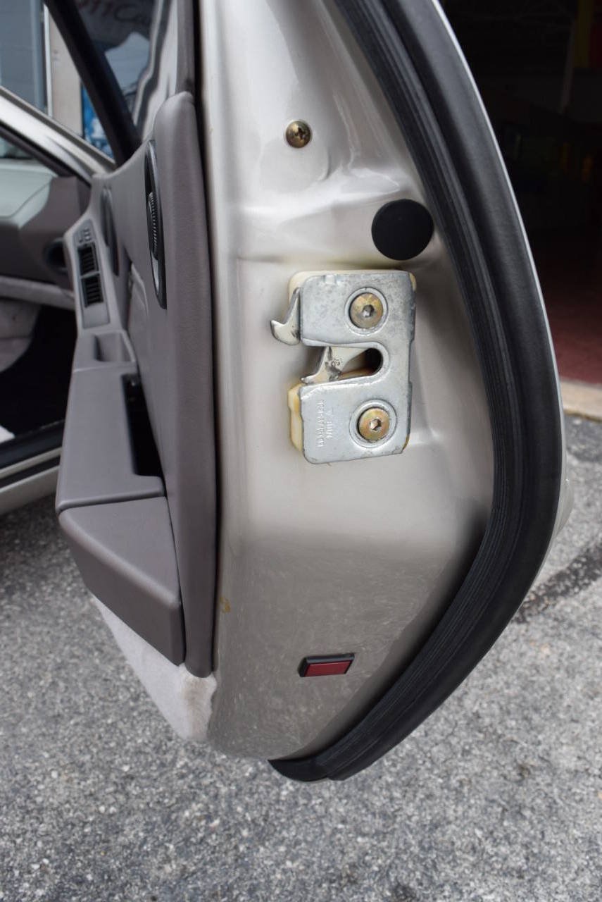 Used 1993 Porsche 928 GTS RWD image 53