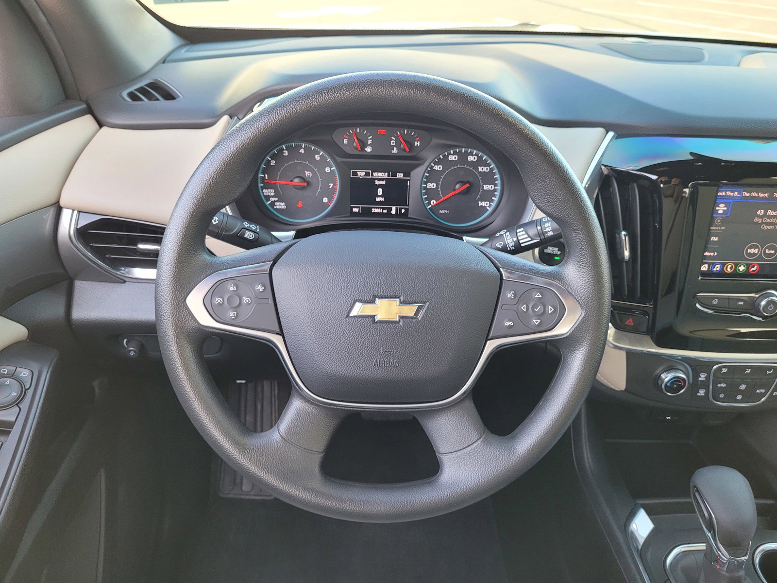 Used 2023 Chevrolet Traverse LS image 16