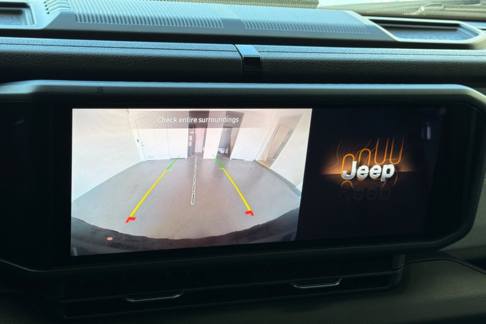 Used 2024 Jeep Wrangler Unlimited AWD/4WD image 18