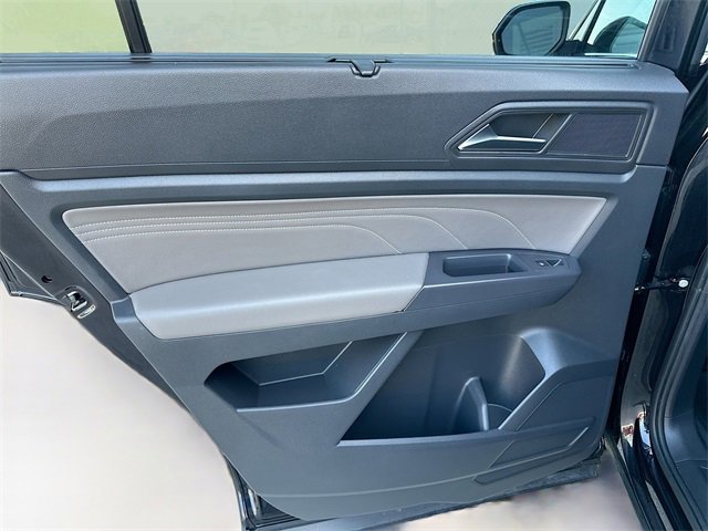 Used 2021 Volkswagen Atlas SE w/ Panoramic Sunroof Package image 24