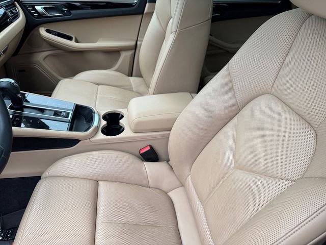 Used 2022 Porsche Macan image 11