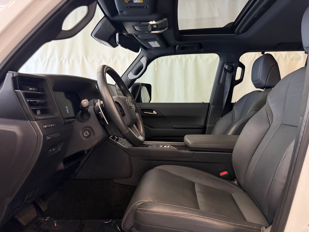 Used 2024 Lexus GX 550 AWD/4WD image 5