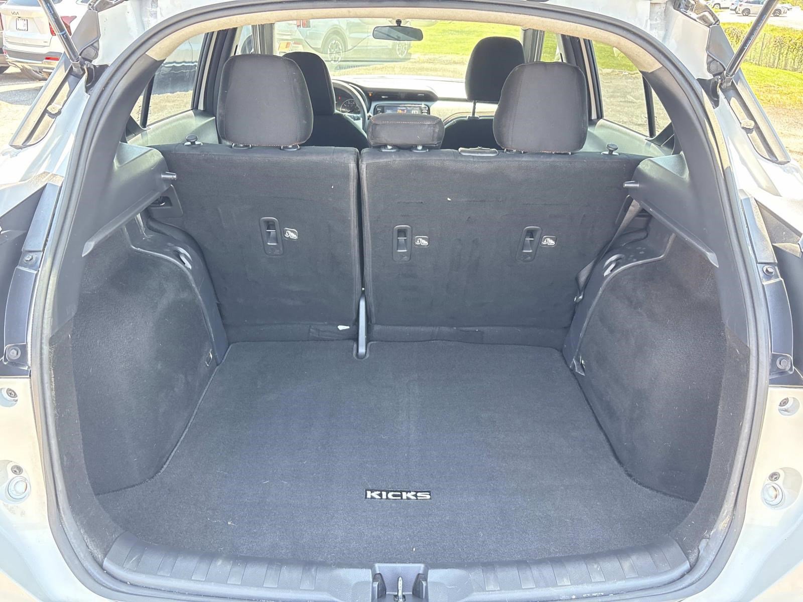 Used 2021 Nissan Kicks SR image 11
