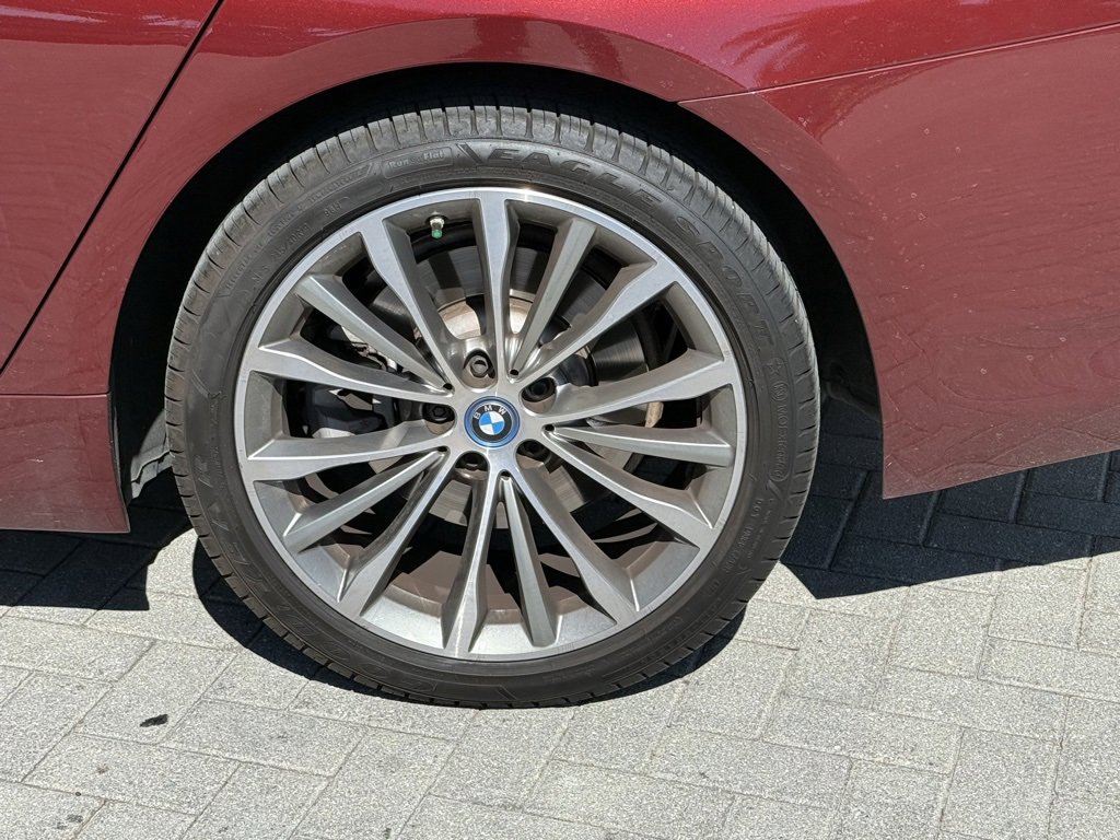 Certified 2023 BMW 530e w/ Convenience Package image 5
