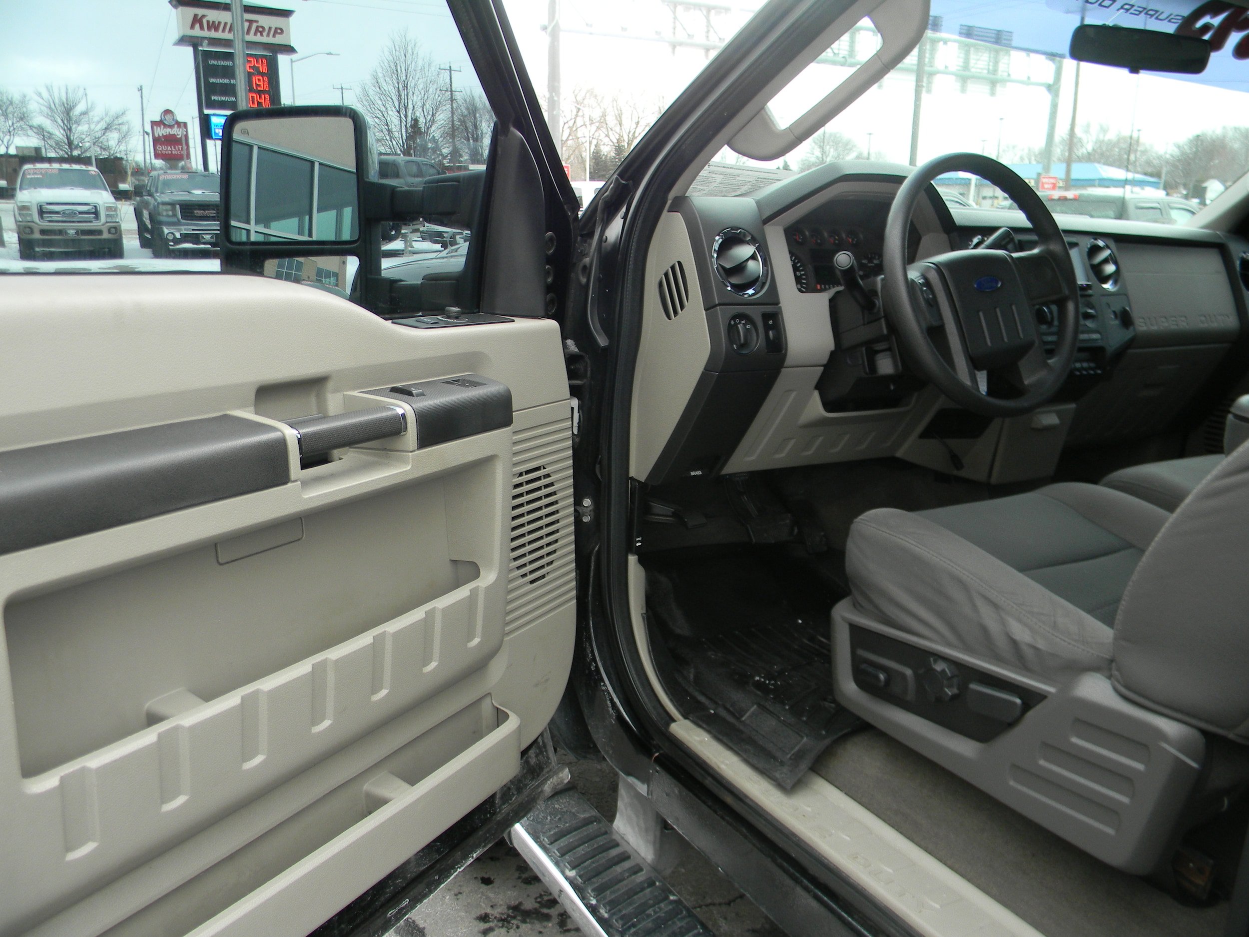 Used 2010 Ford F250 XLT AWD/4WD image 6