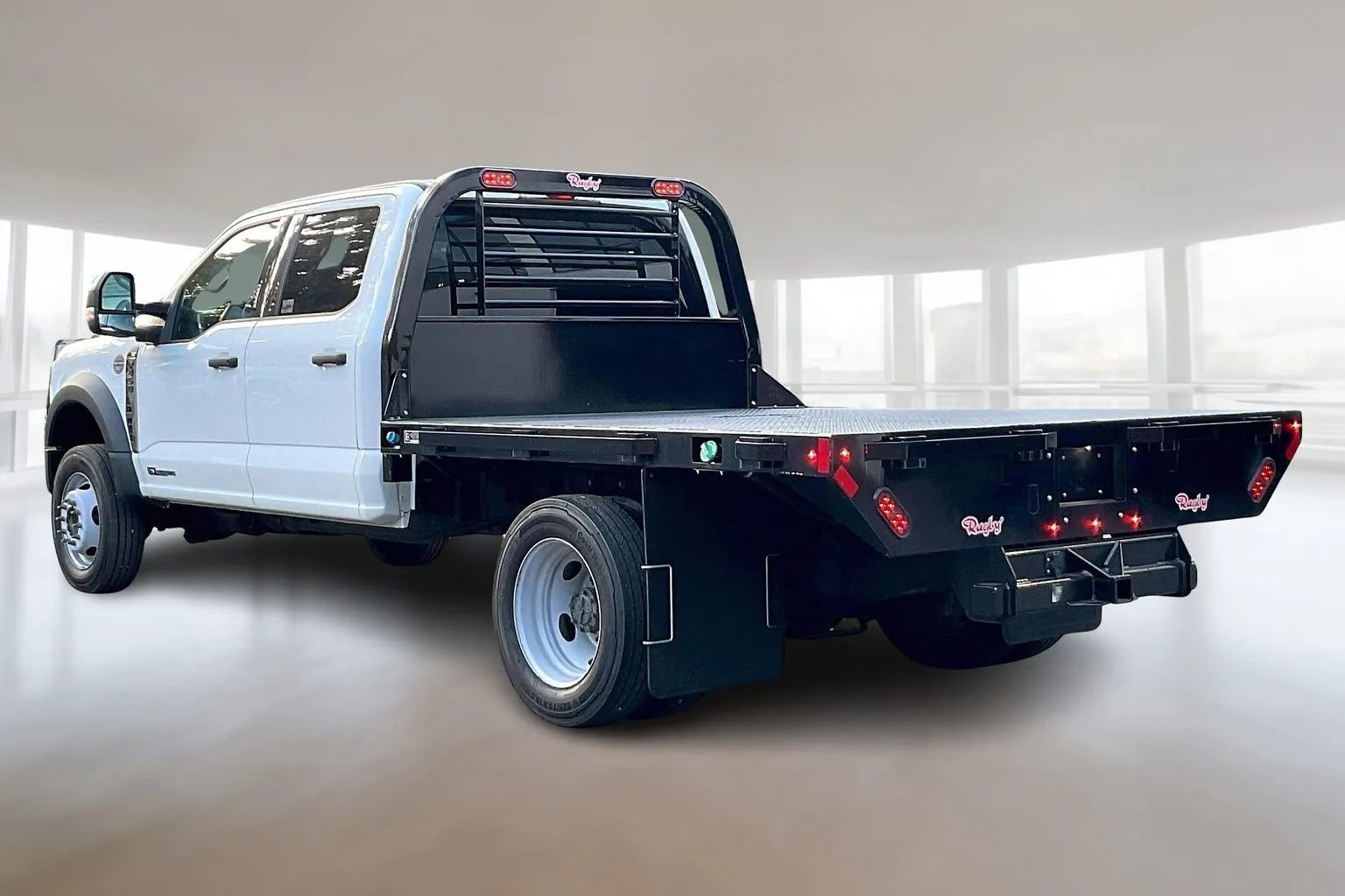 Used 2023 Ford F450 XLT image 2