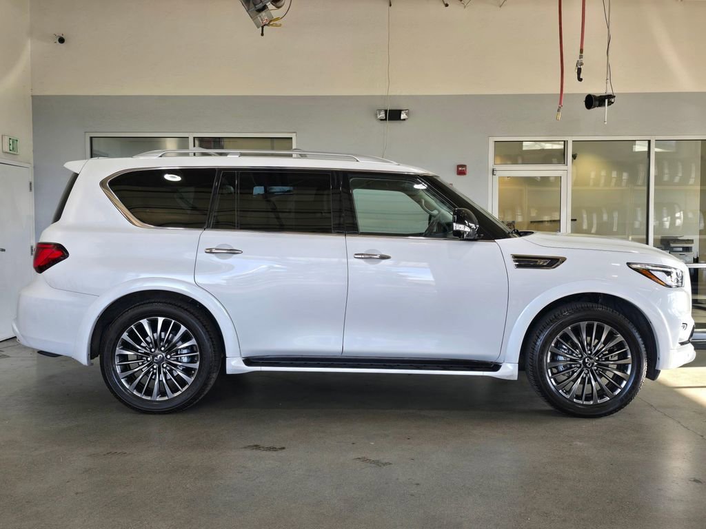 Certified 2023 INFINITI QX80 Premium Select w/ Cargo Package image 4