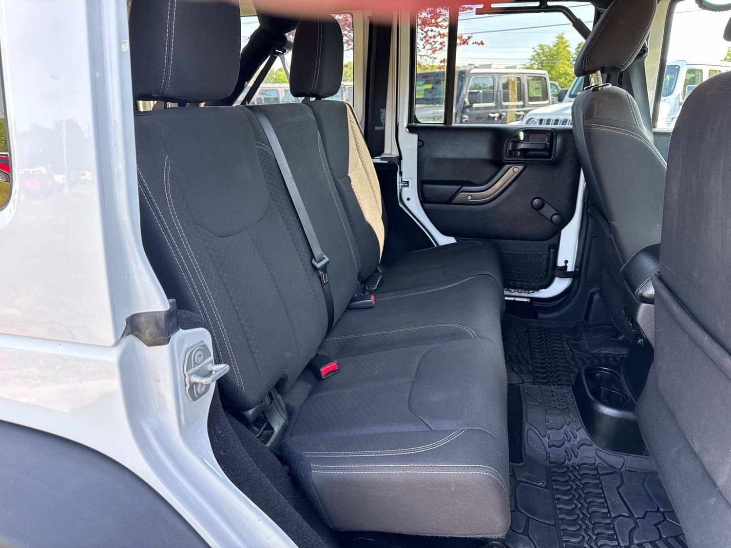 Used 2018 Jeep Wrangler Unlimited Sport AWD/4WD image 21