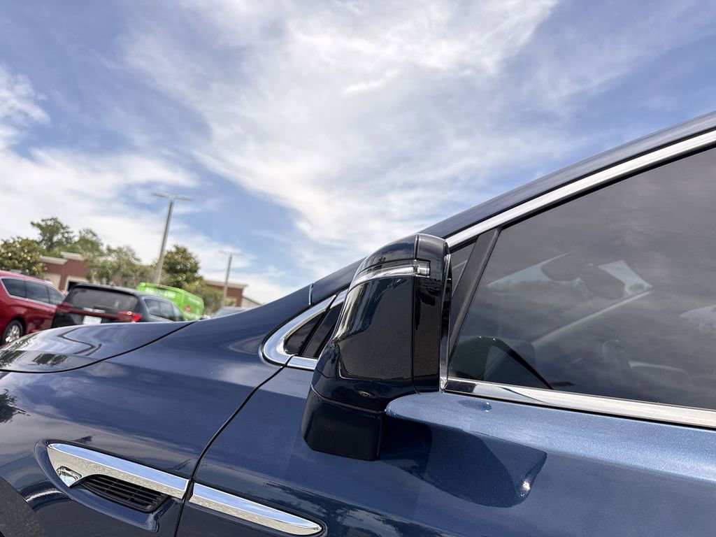 Used 2023 Buick Enclave Avenir w/ Avenir Technology Package FWD image 12