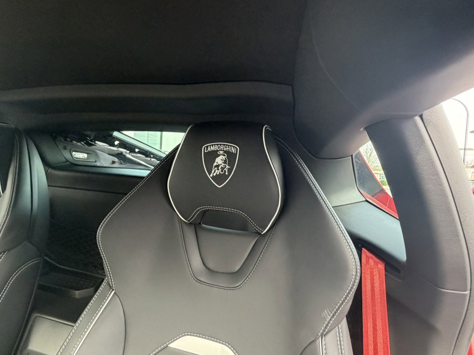 Used 2021 Lamborghini Huracan EVO image 15